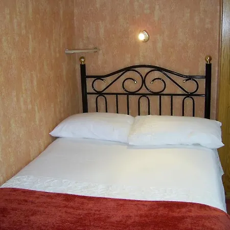 Hilton Heights 3*